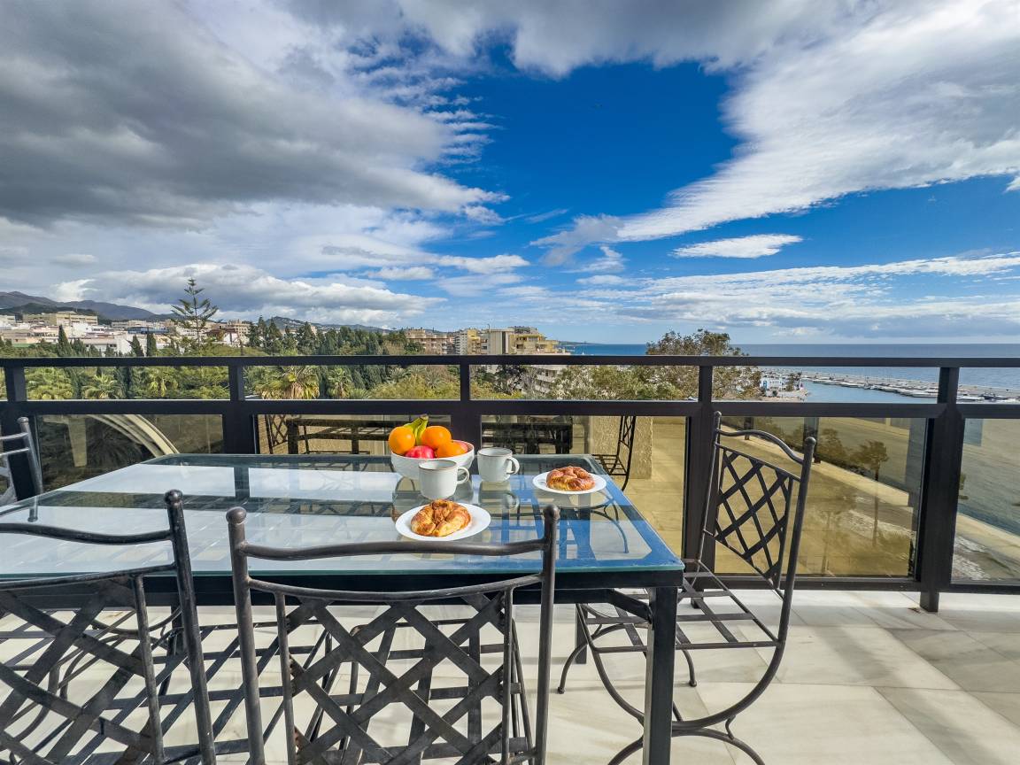 70 M² Apartamento ∙ 2 Habitaciones ∙ 6 Huéspedes - Marbella