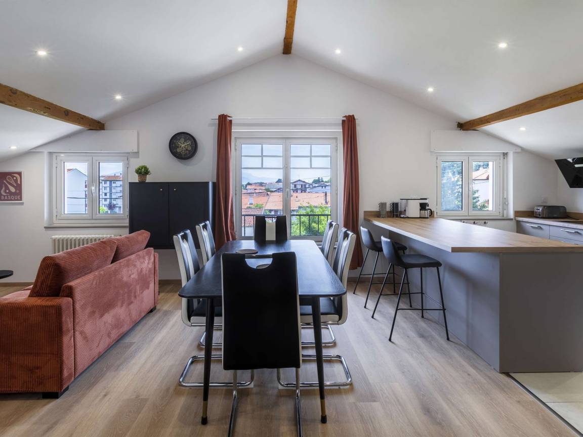 80 M² Ferienwohnung ∙ 2 Schlafzimmer ∙ 4 Gäste - Ciboure