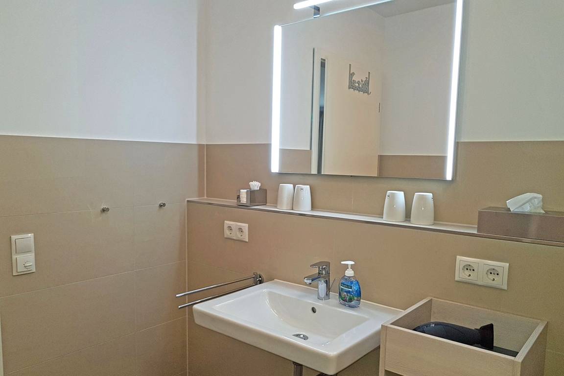 81 m² Ferienwohnung ∙ 2 Schlafzimmer ∙ 4 Gäste – Bild 12
