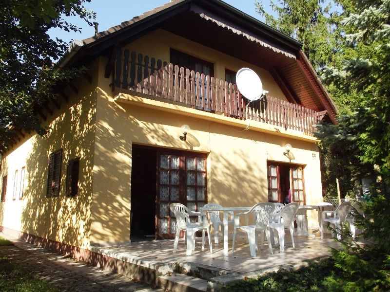 90 M² Ferienhaus ∙ 3 Schlafzimmer ∙ 8 Gäste - Balatonfenyves