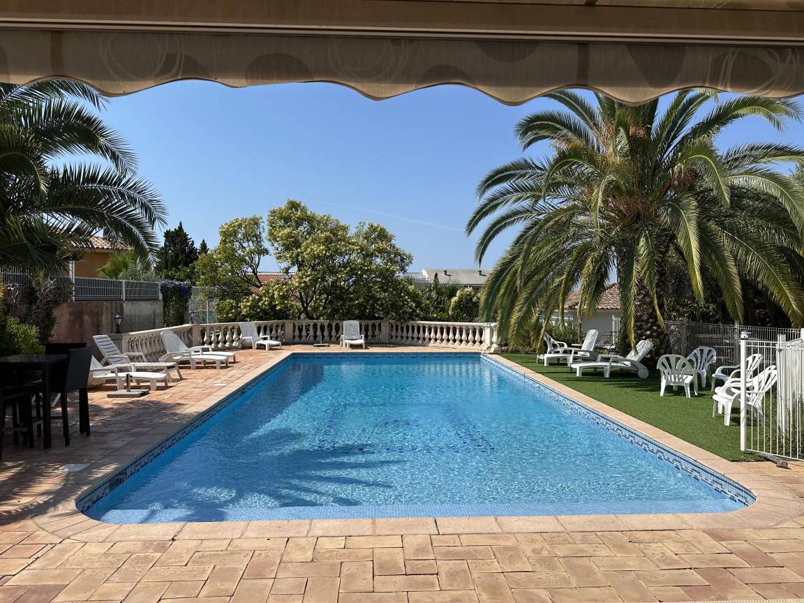 60 M² Appartamento Vacanza ∙ 2 Camere Da Letto ∙ 6 Ospiti - Fréjus