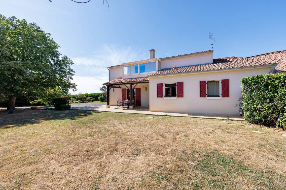 164 M² Maison De Vacances ∙ 3 Chambres ∙ 6 Personnes - Fontenay-le-Comte