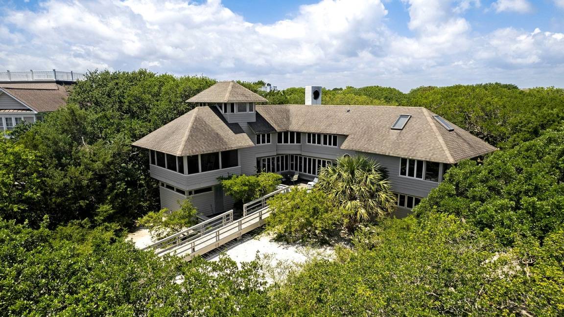 House ∙ 5 Bedrooms ∙ 10 Guests - Pawleys Island, SC