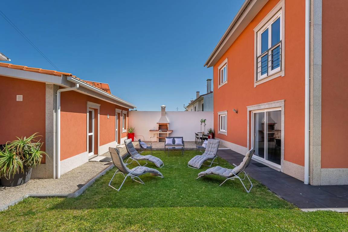 150 M² Ferienhaus ∙ 3 Schlafzimmer ∙ 6 Gäste - Esposende