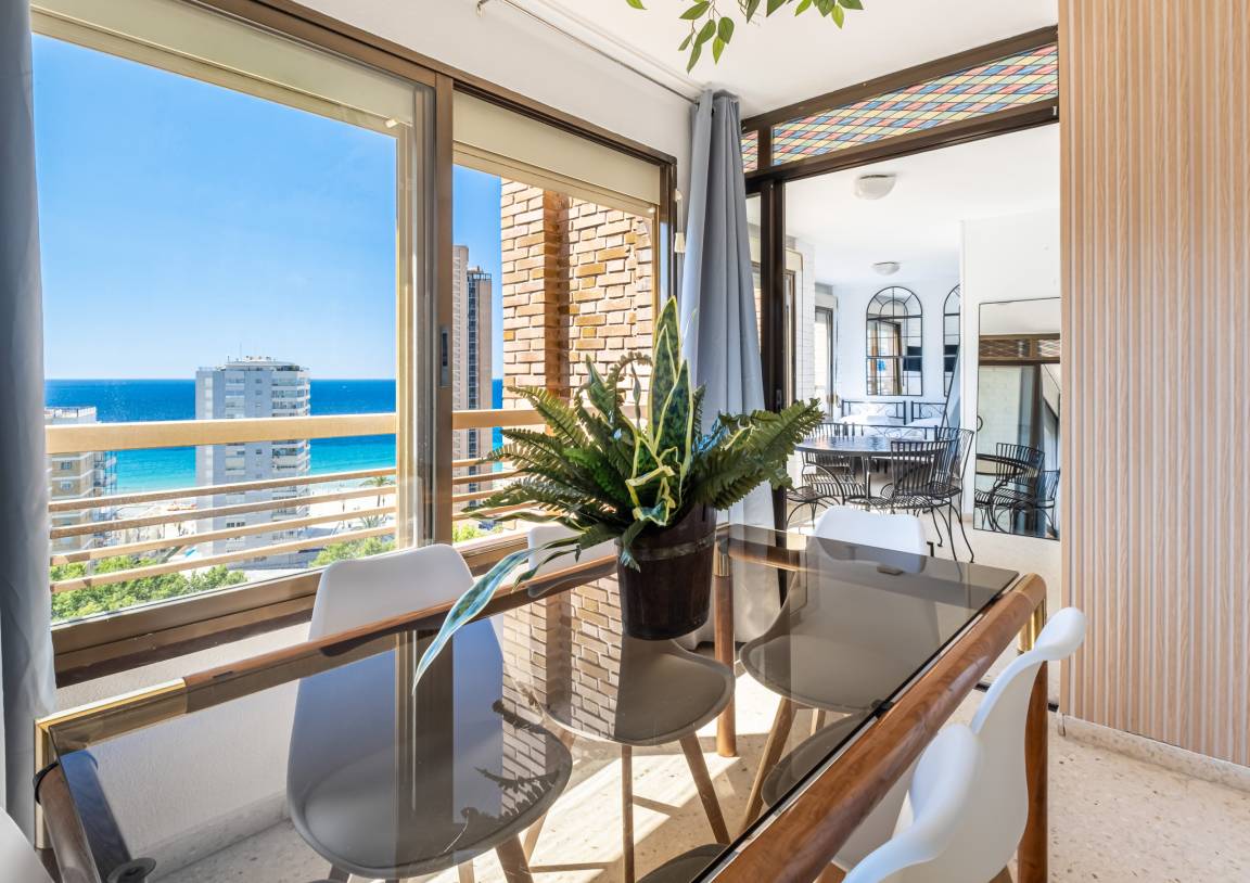 89 M² Apartamento ∙ 3 Habitaciones ∙ 8 Huéspedes - Benidorm