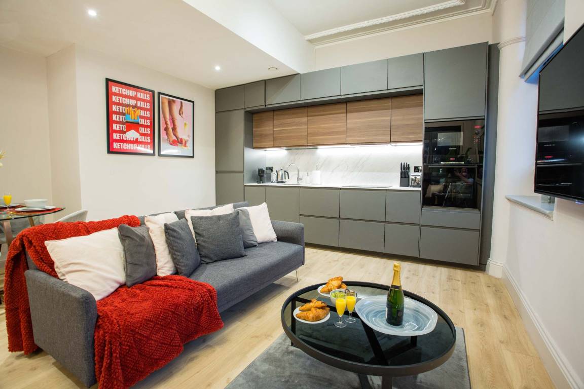 Apartment ∙ 2 Bedrooms ∙ 5 Guests - Oldham