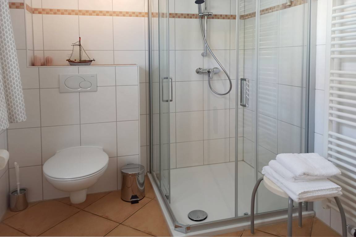 100 m² Ferienwohnung ∙ 2 Schlafzimmer ∙ 4 Gäste – Bild 12