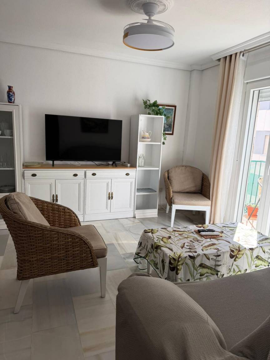 88 M² Apartamento ∙ 3 Habitaciones ∙ 6 Huéspedes - Vélez-Málaga