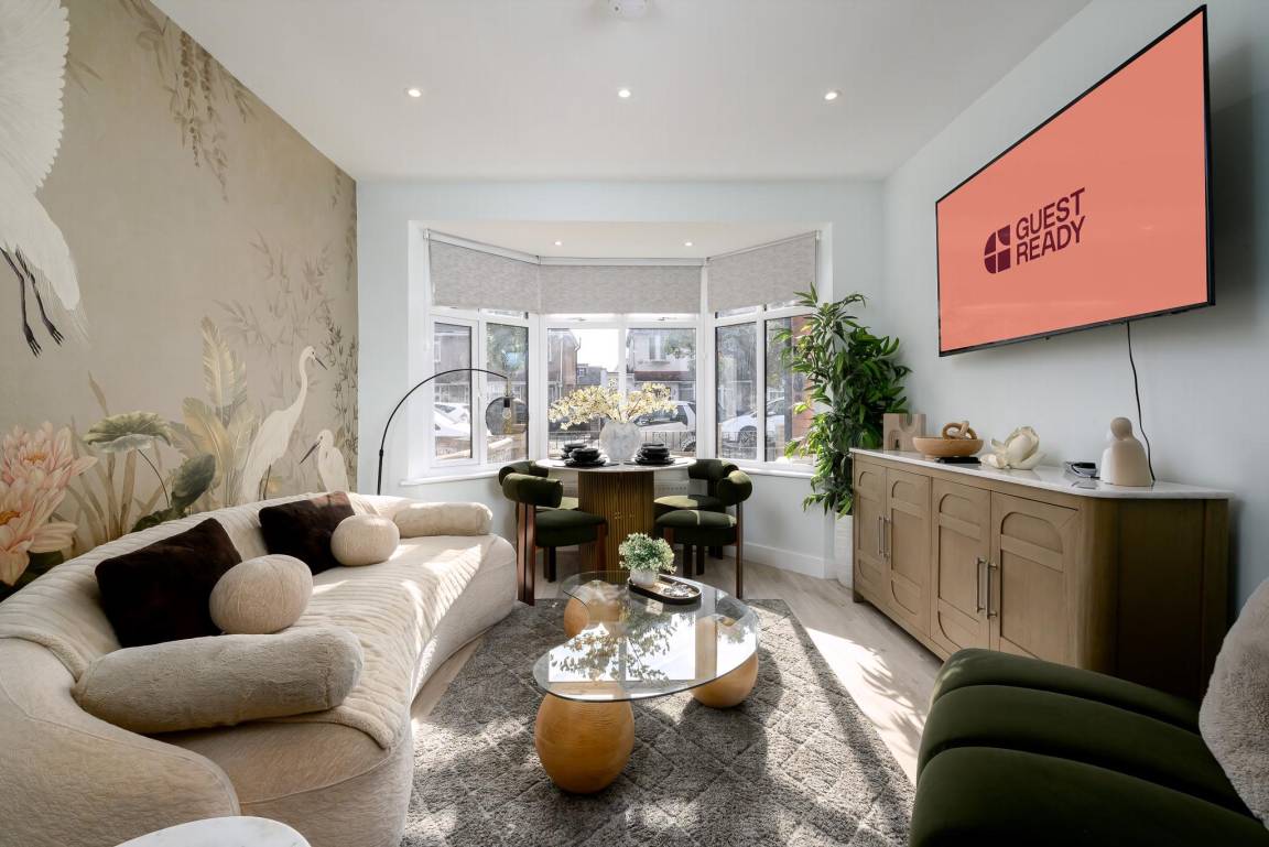 65 M² Apartment ∙ 2 Bedrooms ∙ 6 Guests - Ruislip