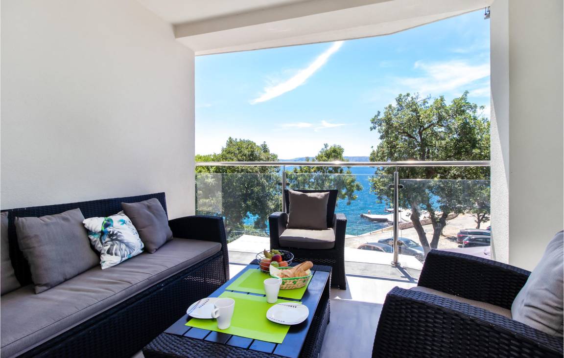 100 M² Apartment ∙ 3 Bedrooms ∙ 6 Guests - Klenovica