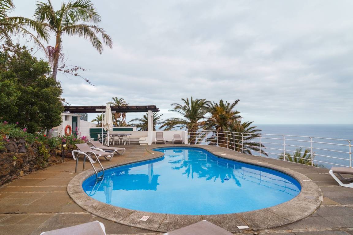 15 M² Casa ∙ 4 Quartos ∙ 8 Hóspedes - Madeira