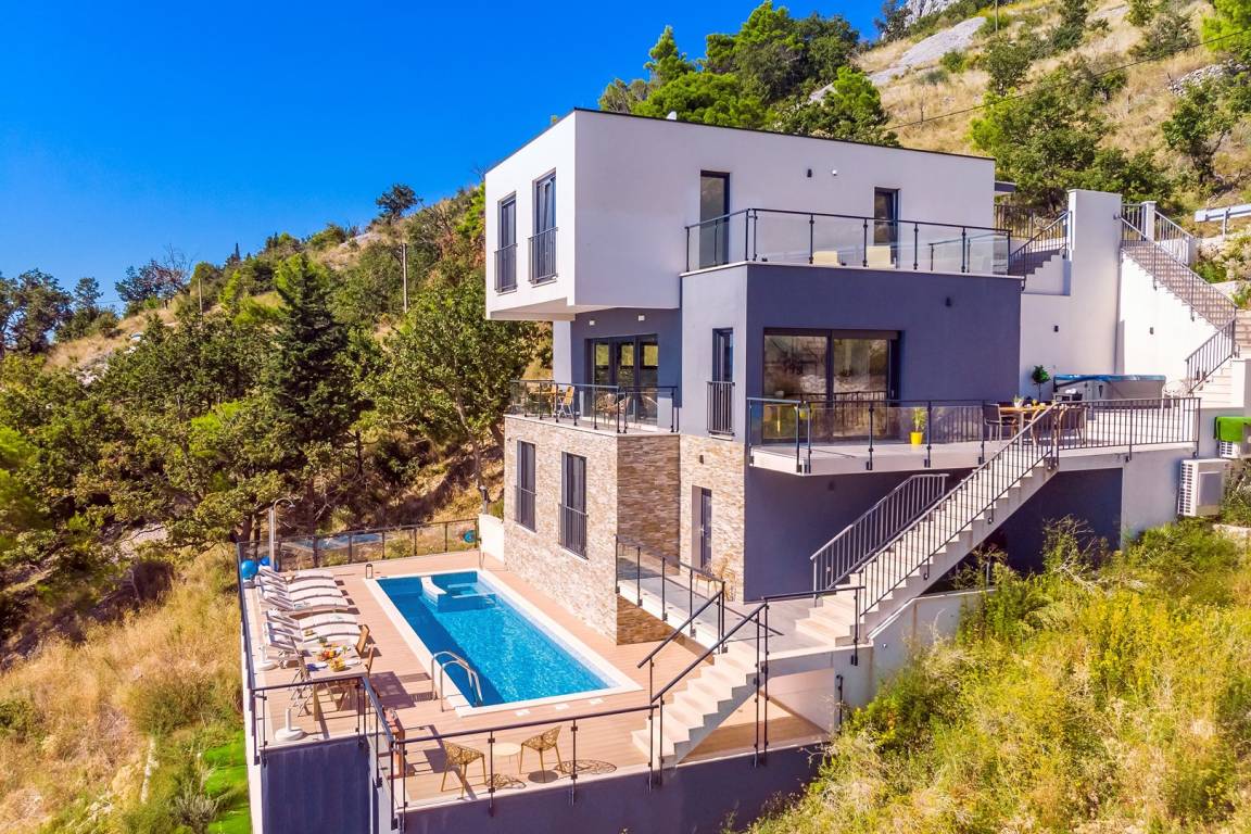 350 M² Villa ∙ 4 Chambres ∙ 10 Personnes - Omiš