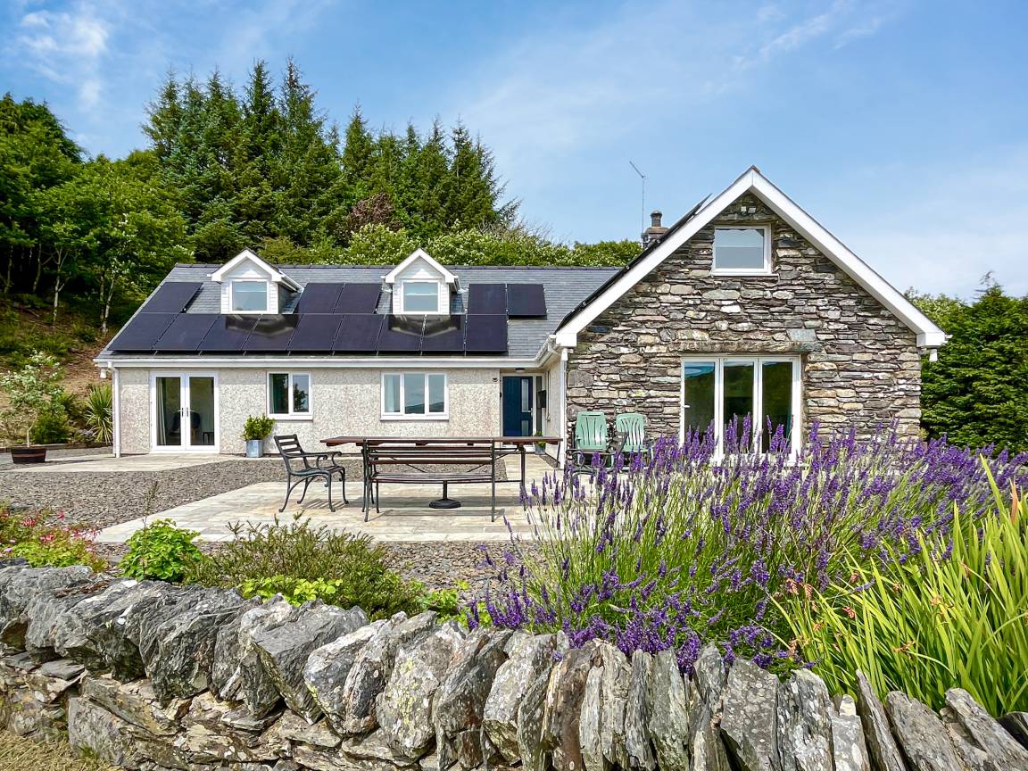 Cottage ∙ 5 Bedrooms ∙ 11 Guests - Barmouth