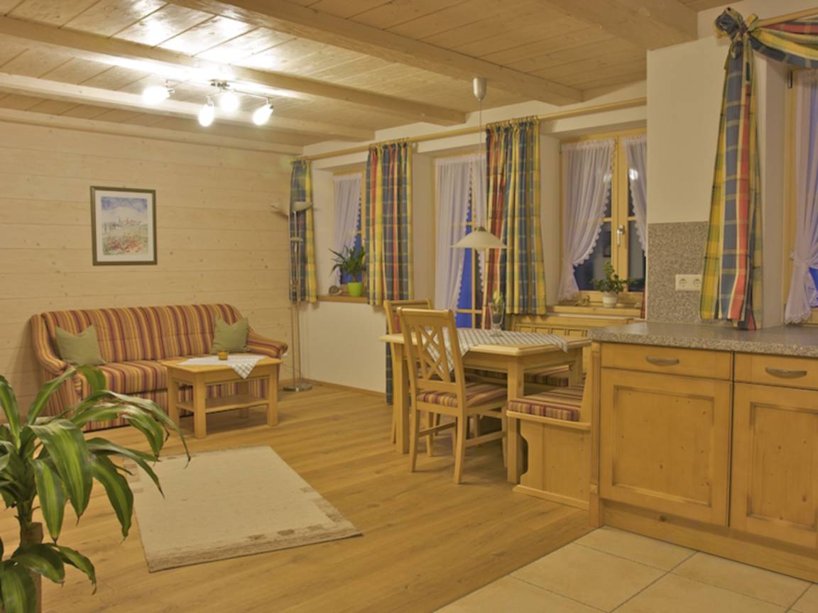 60 M² Ferienwohnung ∙ 2 Gäste - Inzell