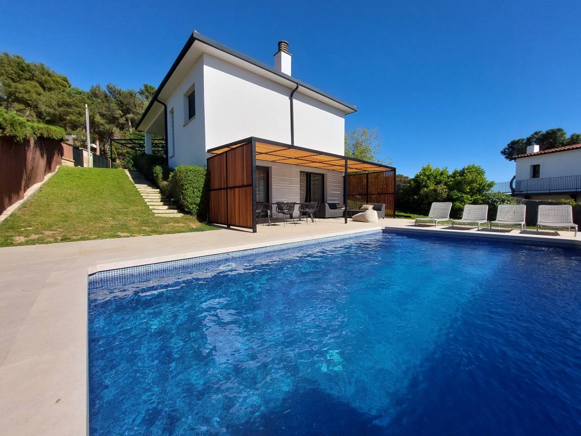 180 M² Villa ∙ 3 Bedrooms ∙ 6 Guests - Llafranc