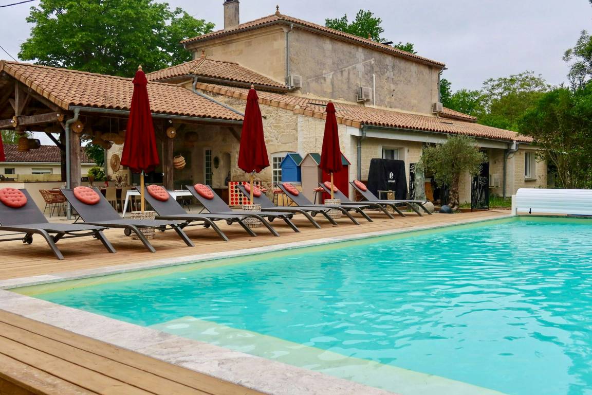 400 M² Maison De Vacances ∙ 6 Chambres ∙ 16 Personnes - Vérac