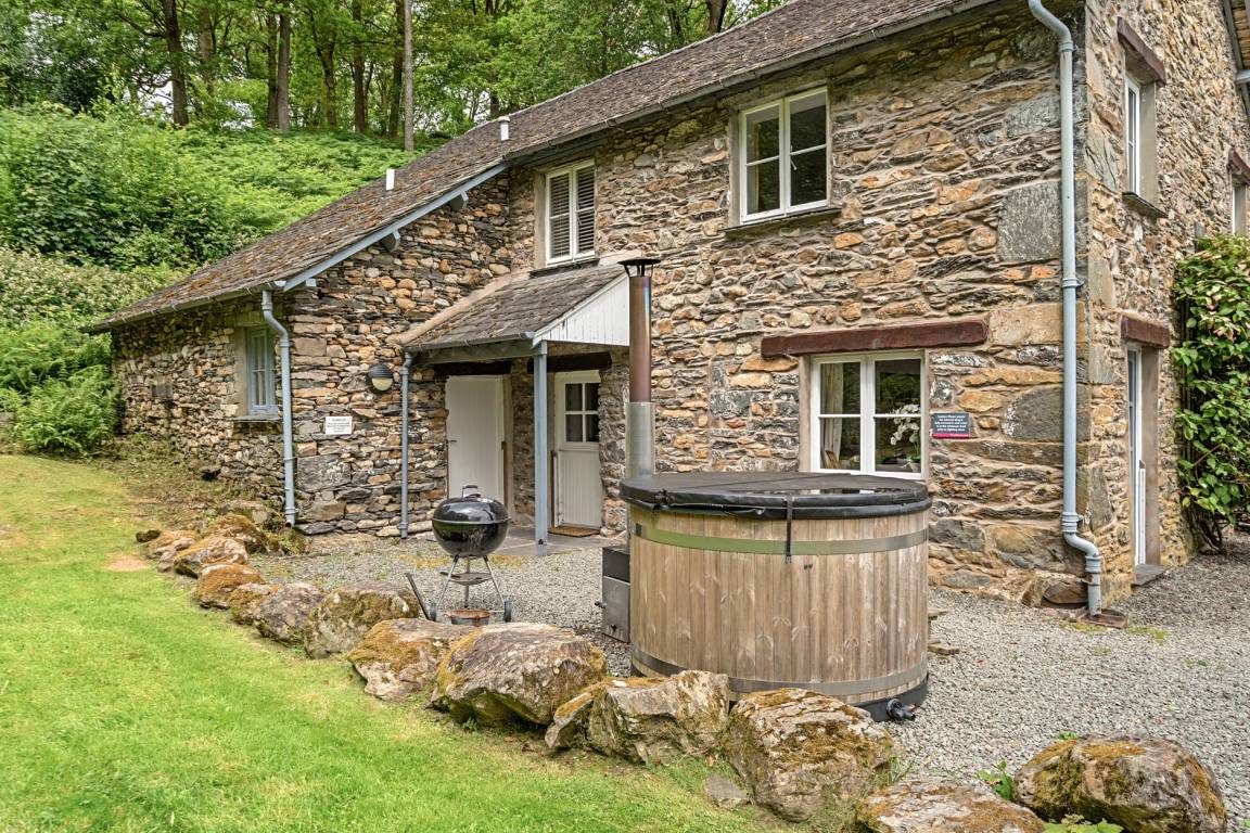 Cottage ∙ 5 Bedrooms ∙ 10 Guests - Newby Bridge