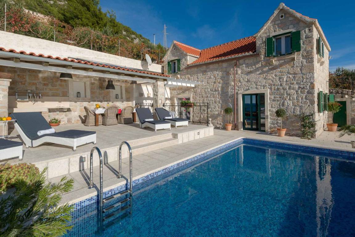 Villa ∙ 3 Bedrooms ∙ 6 Guests - Bol