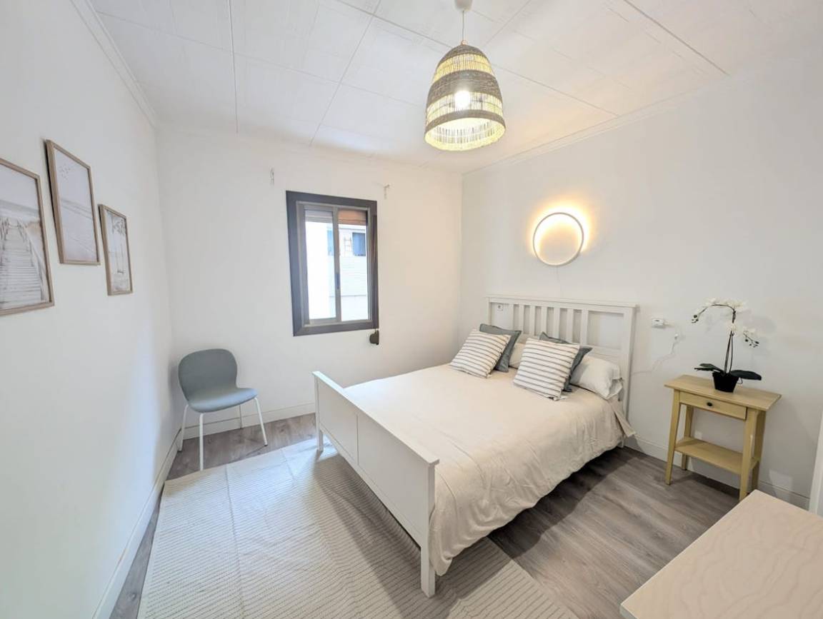 100 M² Apartamento ∙ 4 Habitaciones ∙ 6 Huéspedes - Ripollet