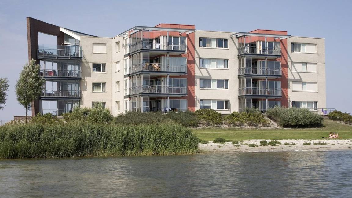 100 M² Ferienwohnung ∙ 2 Schlafzimmer ∙ 4 Gäste - Makkum