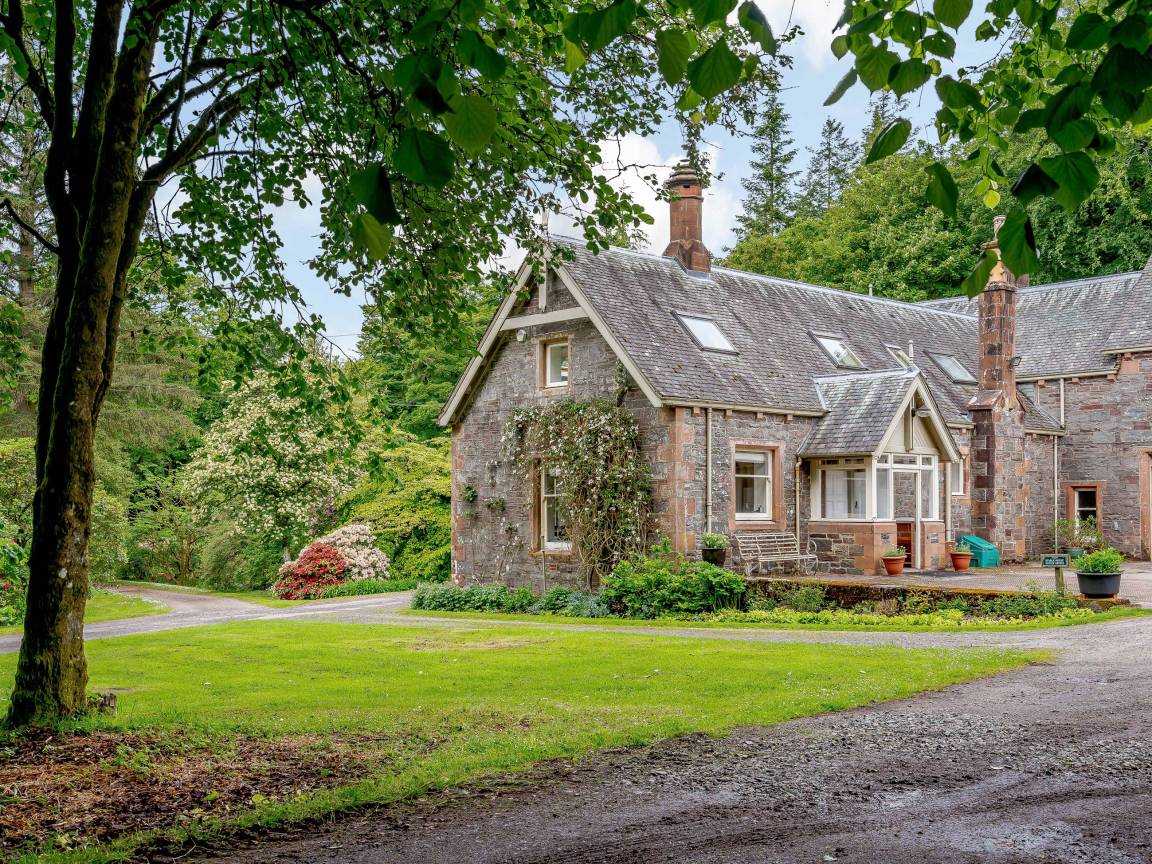 Cottage ∙ 4 Bedrooms ∙ 8 Guests - Ayrshire