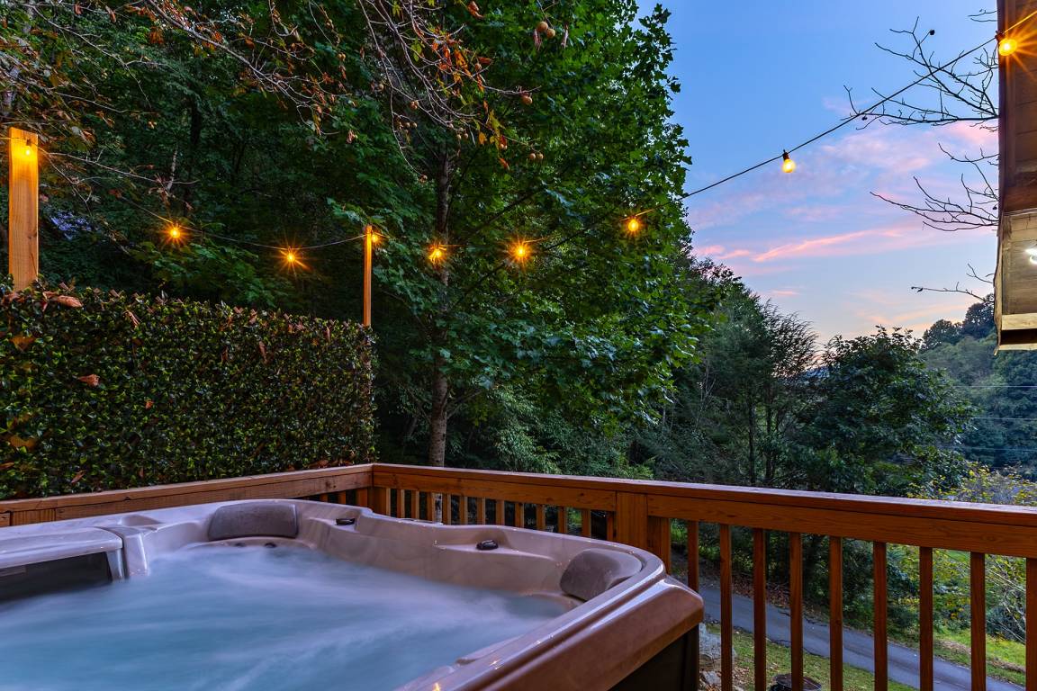 182 M² Cabin ∙ 2 Bedrooms ∙ 10 Guests - Boone, NC