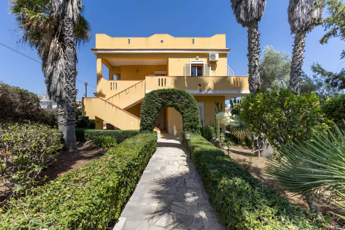 90 M² Apartamento ∙ 2 Habitaciones ∙ 4 Huéspedes - Noto