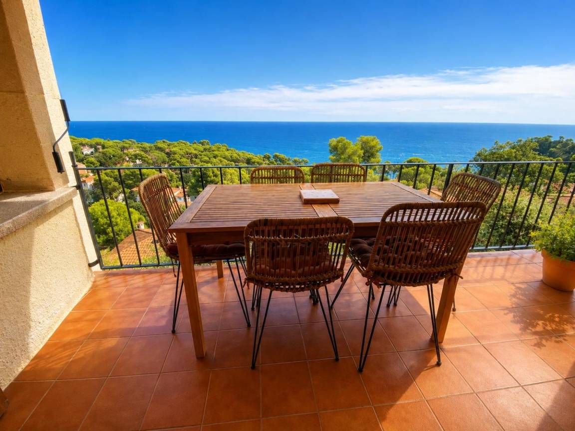 60 M² Apartment ∙ 3 Bedrooms ∙ 6 Guests - Tamariu