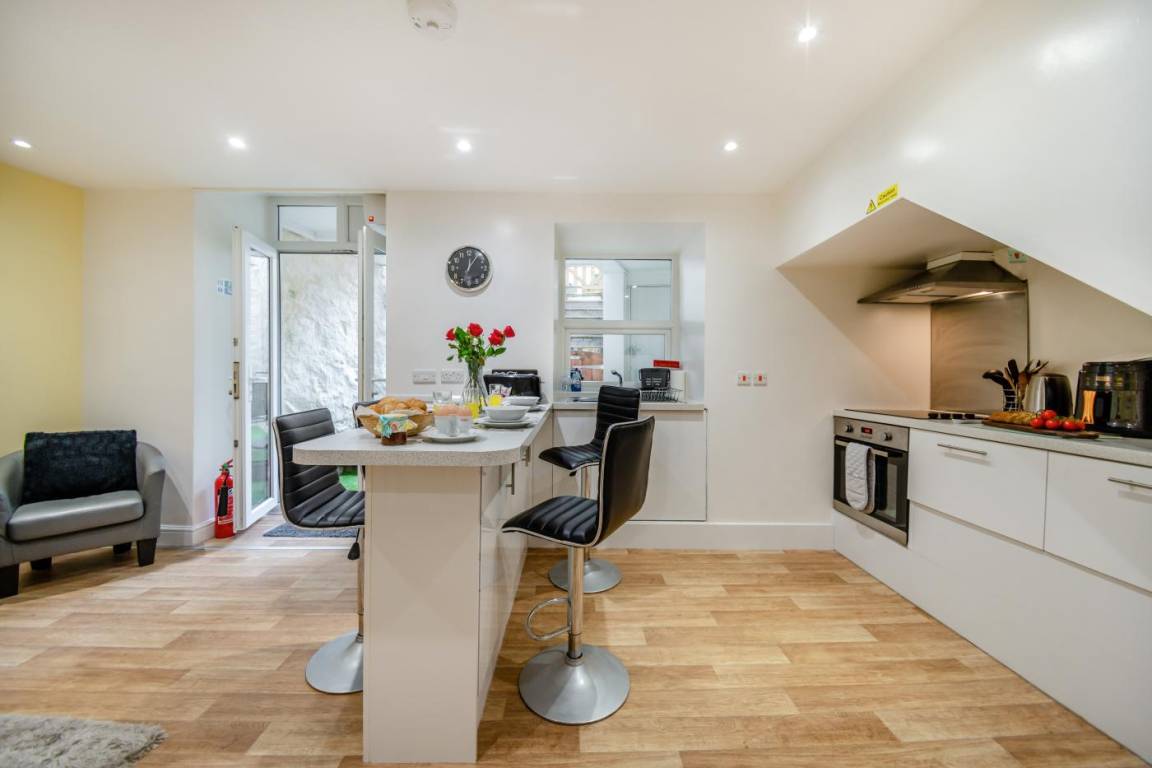 Apartment ∙ 2 Bedrooms ∙ 4 Guests - Saundersfoot
