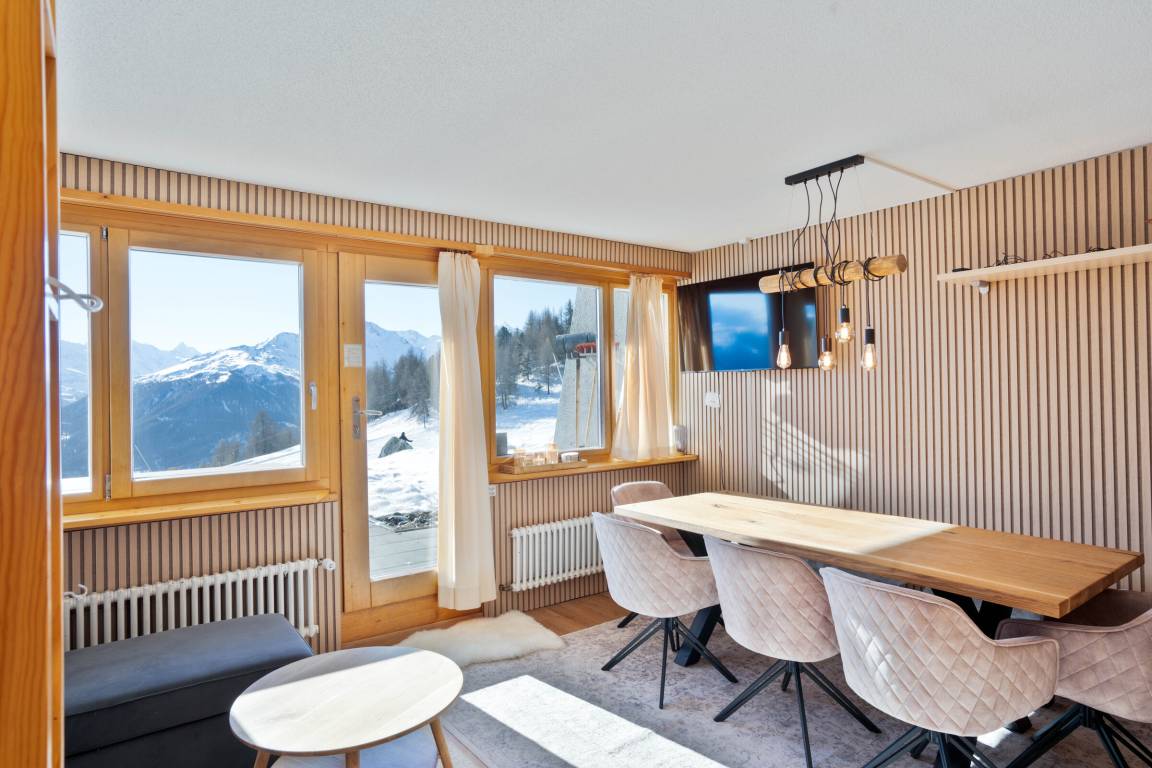 70 M² Apartamento ∙ 2 Habitaciones ∙ 8 Huéspedes - Sion