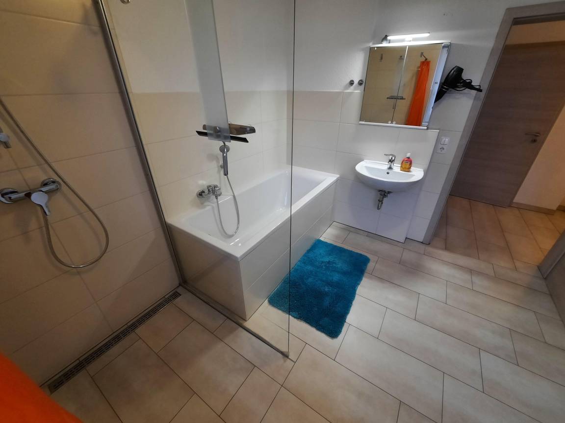 65 m² Ferienwohnung ∙ 2 Schlafzimmer ∙ 4 Gäste – Bild 10