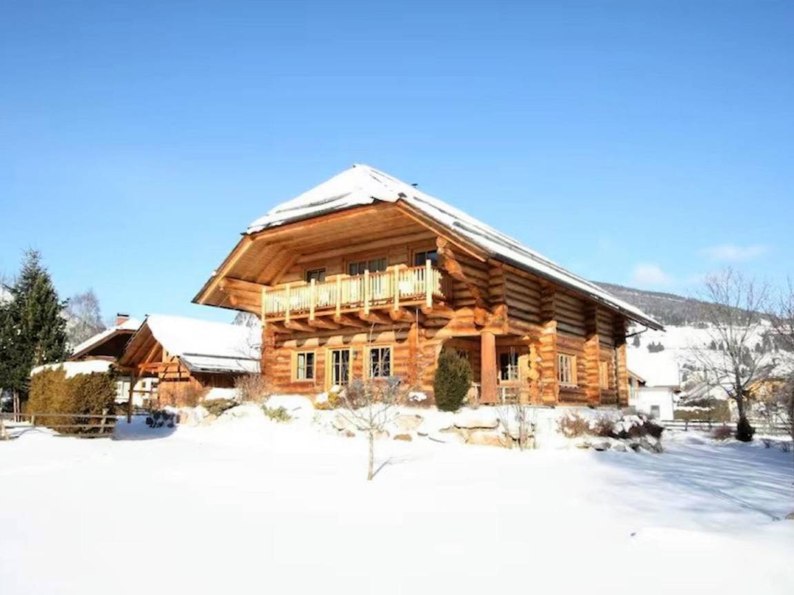 292 m&sup2; Ferienhaus 8 Schlafzimmer 19 G&auml;ste