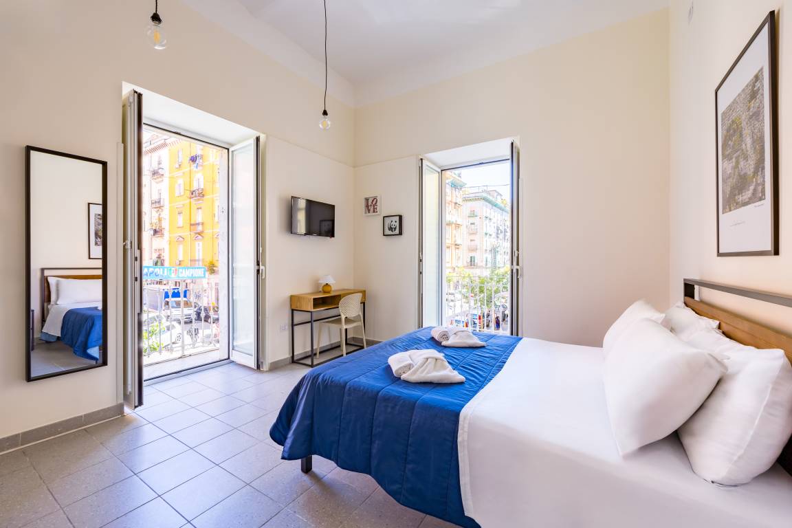 80 M² Apartment ∙ 2 Bedrooms ∙ 8 Guests - Naples