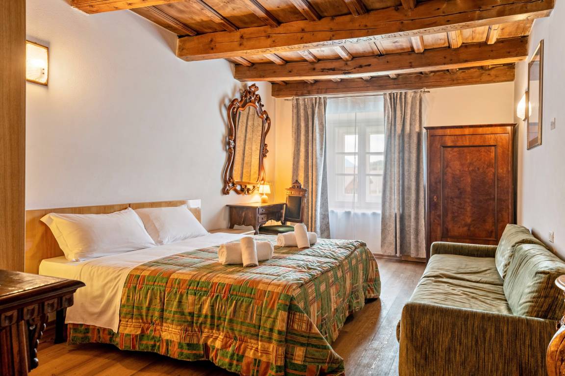 150 M² Apartment ∙ 4 Bedrooms ∙ 10 Guests - Pera