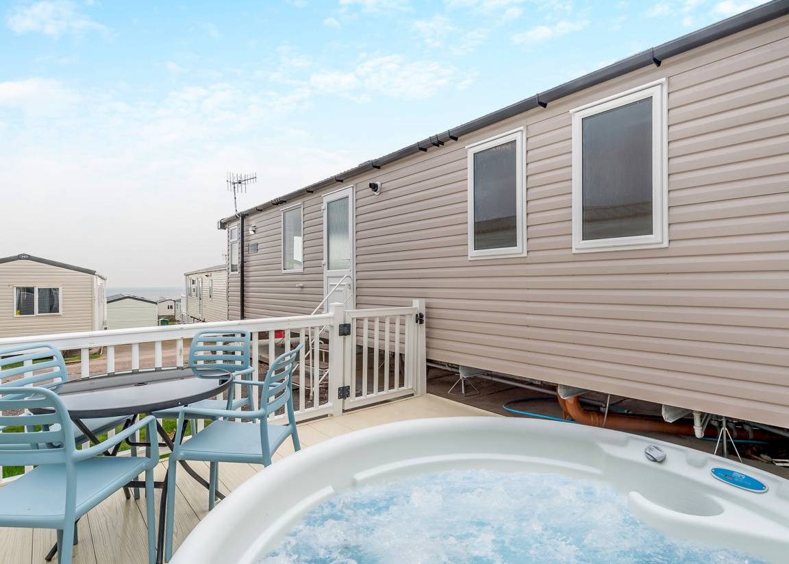 Caravan ∙ 3 Bedrooms ∙ 8 Guests - Devon
