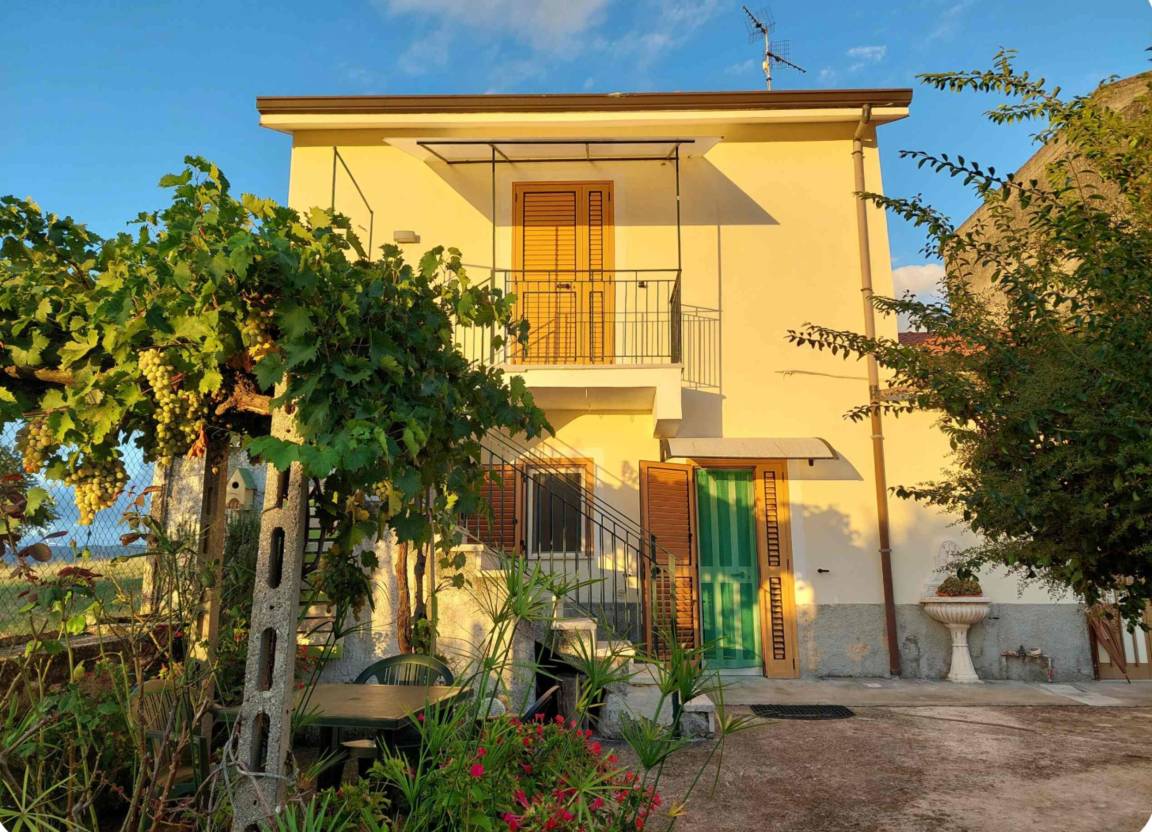 60 M² House ∙ 1 Bedroom ∙ 3 Guests - Campagna
