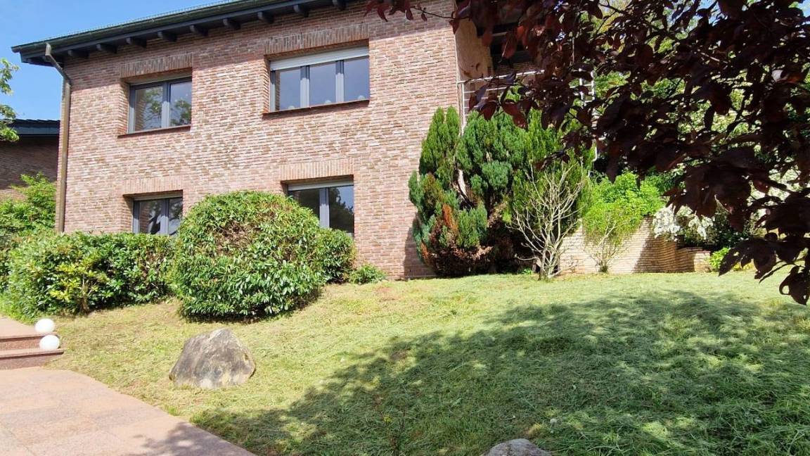 90 M² Ferienwohnung ∙ 2 Schlafzimmer ∙ 2 Gäste - Annweiler am Trifels