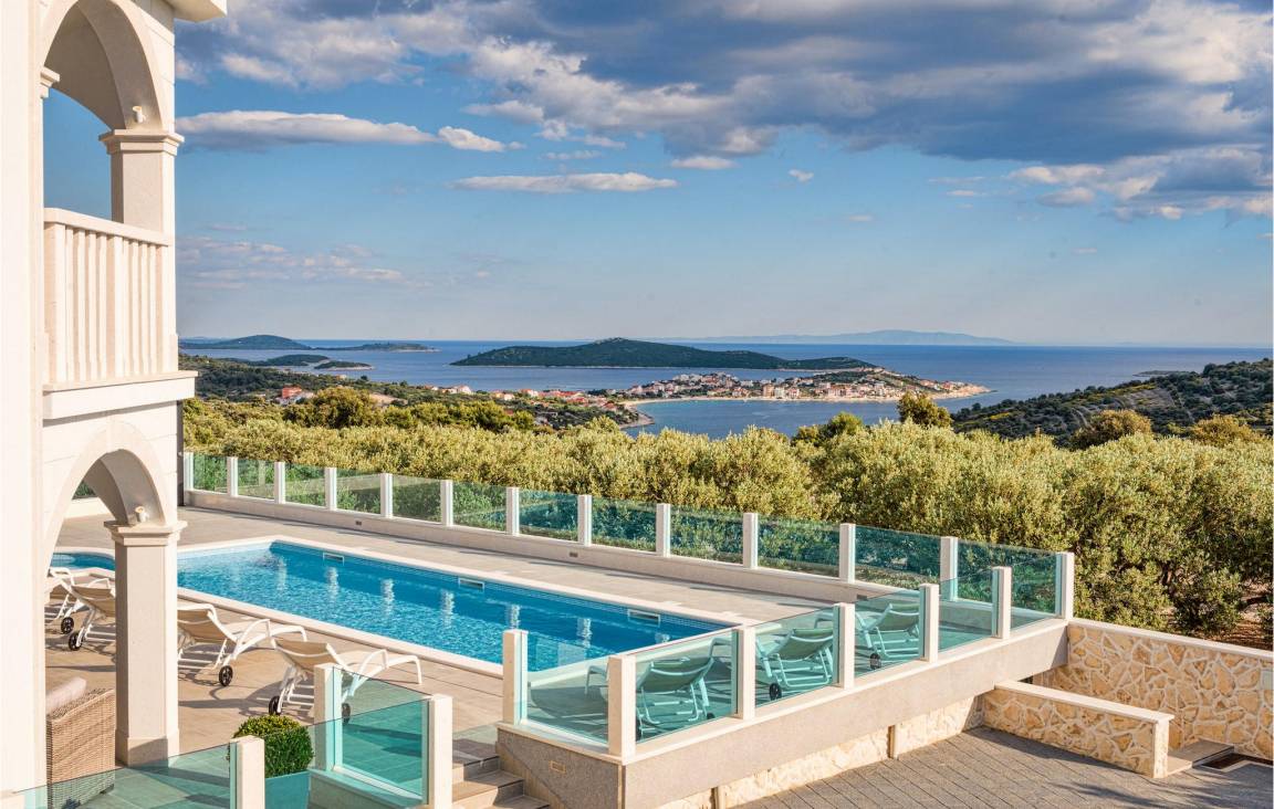 250 M² Huis ∙ 4 Slaapkamers ∙ 8 Gasten - Primošten
