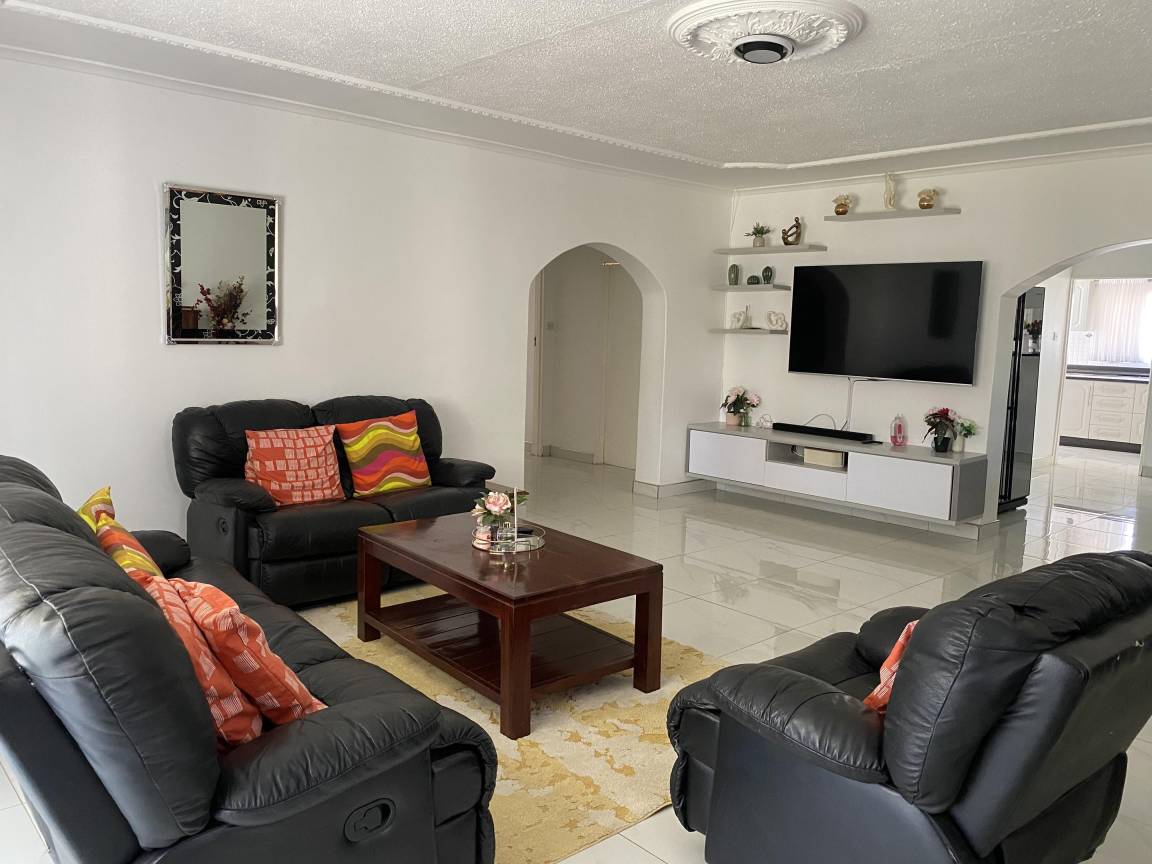 300 M² Bed And Breakfast ∙ 4 Bedrooms ∙ 8 Guests - Harare