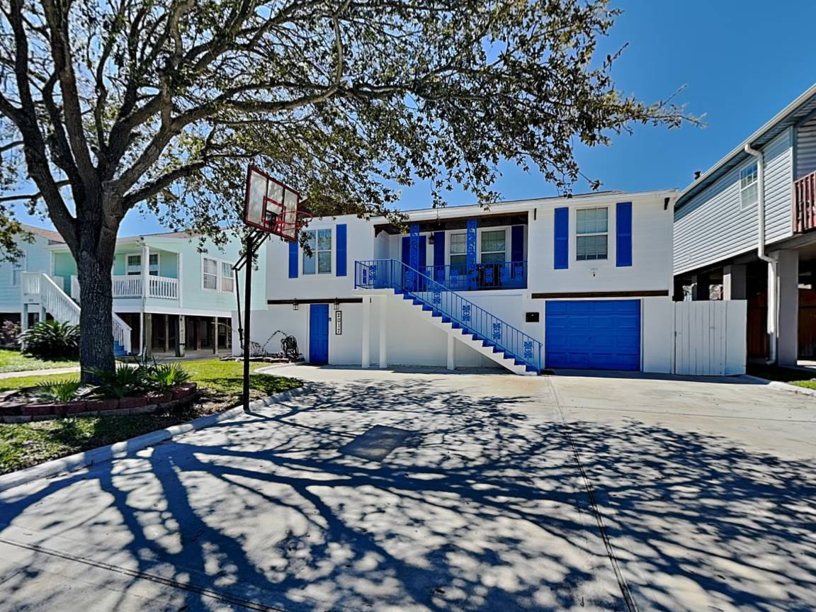 157 M² House ∙ 5 Bedrooms ∙ 20 Guests