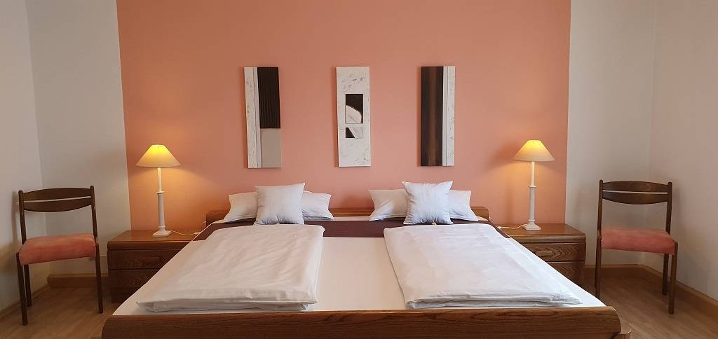 52 M² Ferienwohnung ∙ 1 Schlafzimmer ∙ 2 Gäste - Sommerach