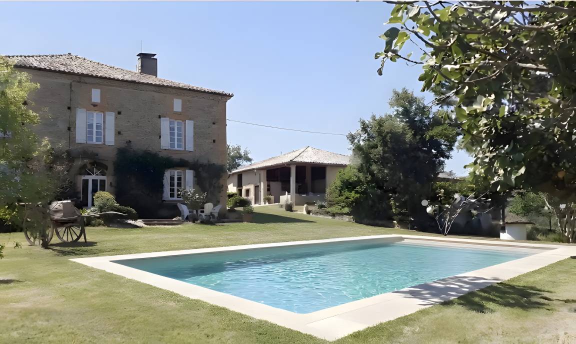 300 M² Maison De Vacances ∙ 5 Chambres ∙ 15 Personnes - Haute-Garonne