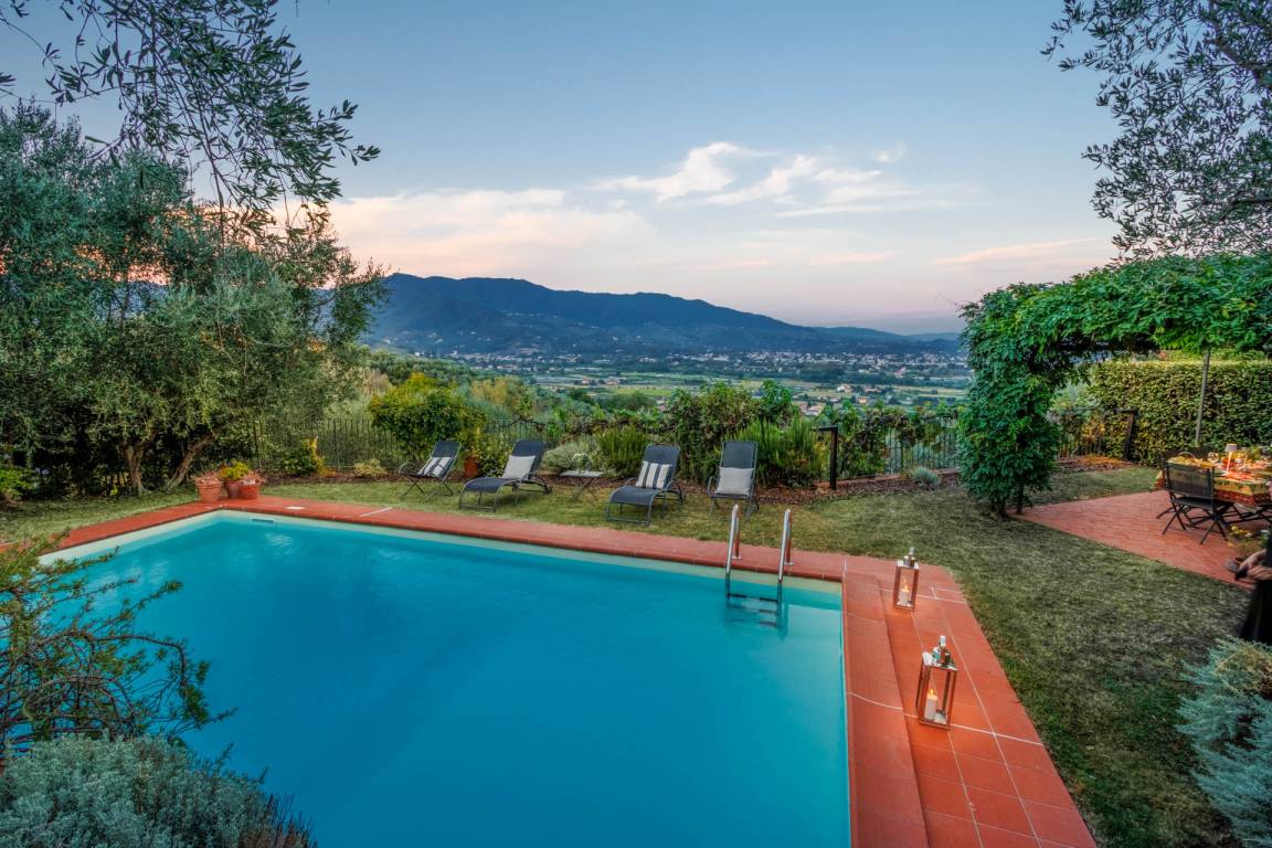 140 M² Villa ∙ 2 Bedrooms ∙ 4 Guests - Lucca