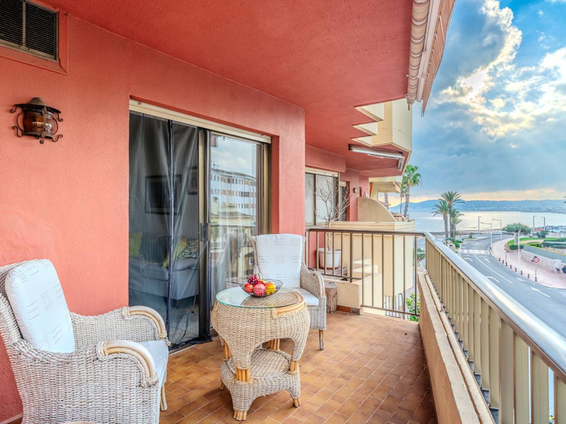 100 M² Apartamento ∙ 3 Habitaciones ∙ 6 Huéspedes - Jávea