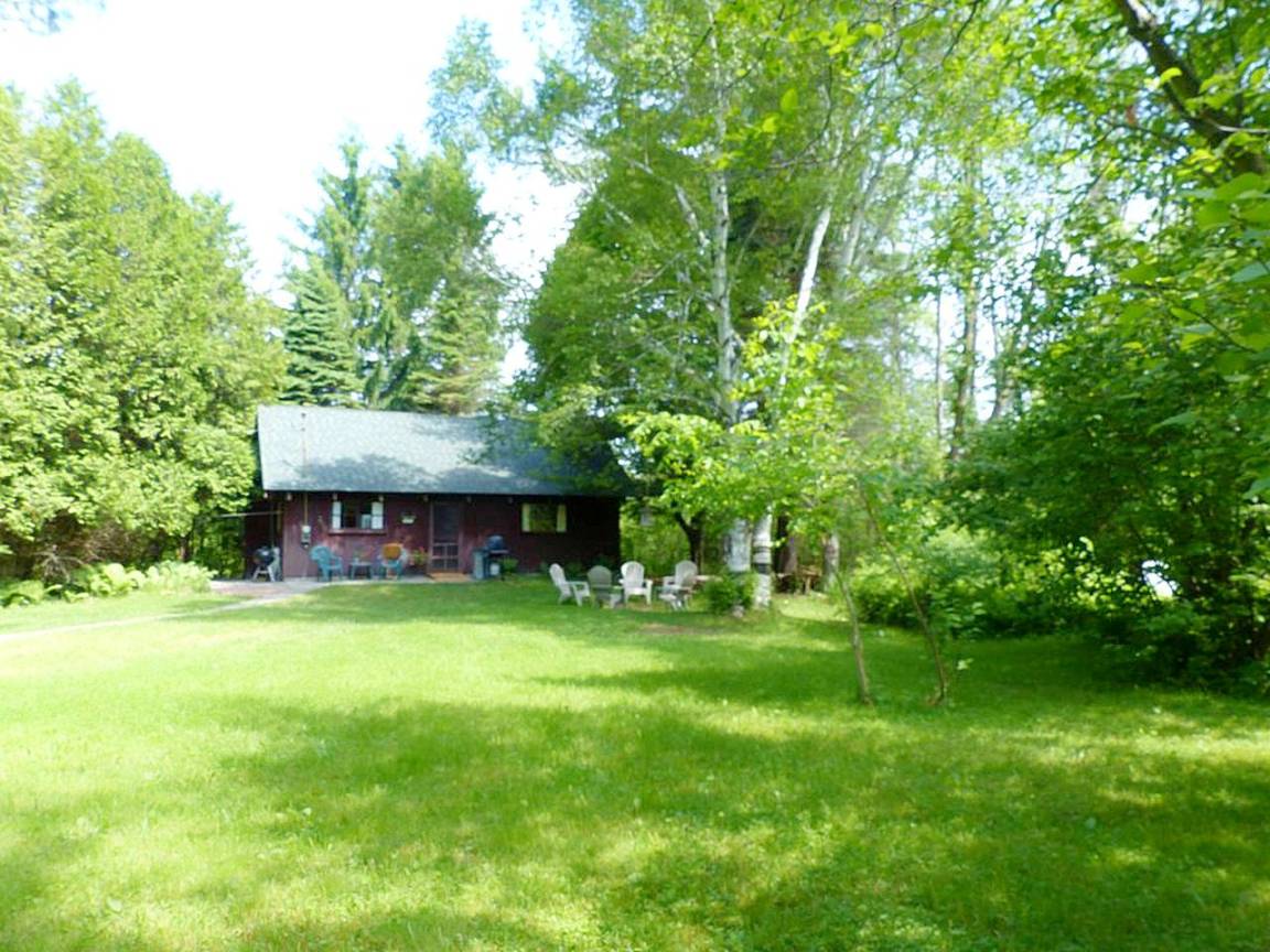 House ∙ 2 Bedrooms ∙ 8 Guests - Manistee, MI