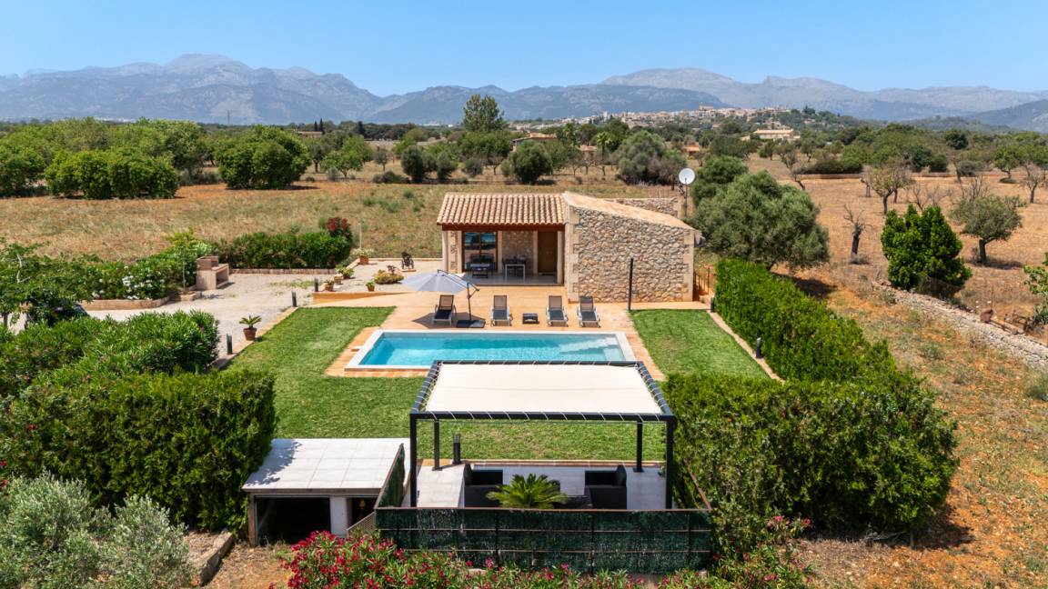 200 M² Villa ∙ 2 Bedrooms ∙ 4 Guests - Búger