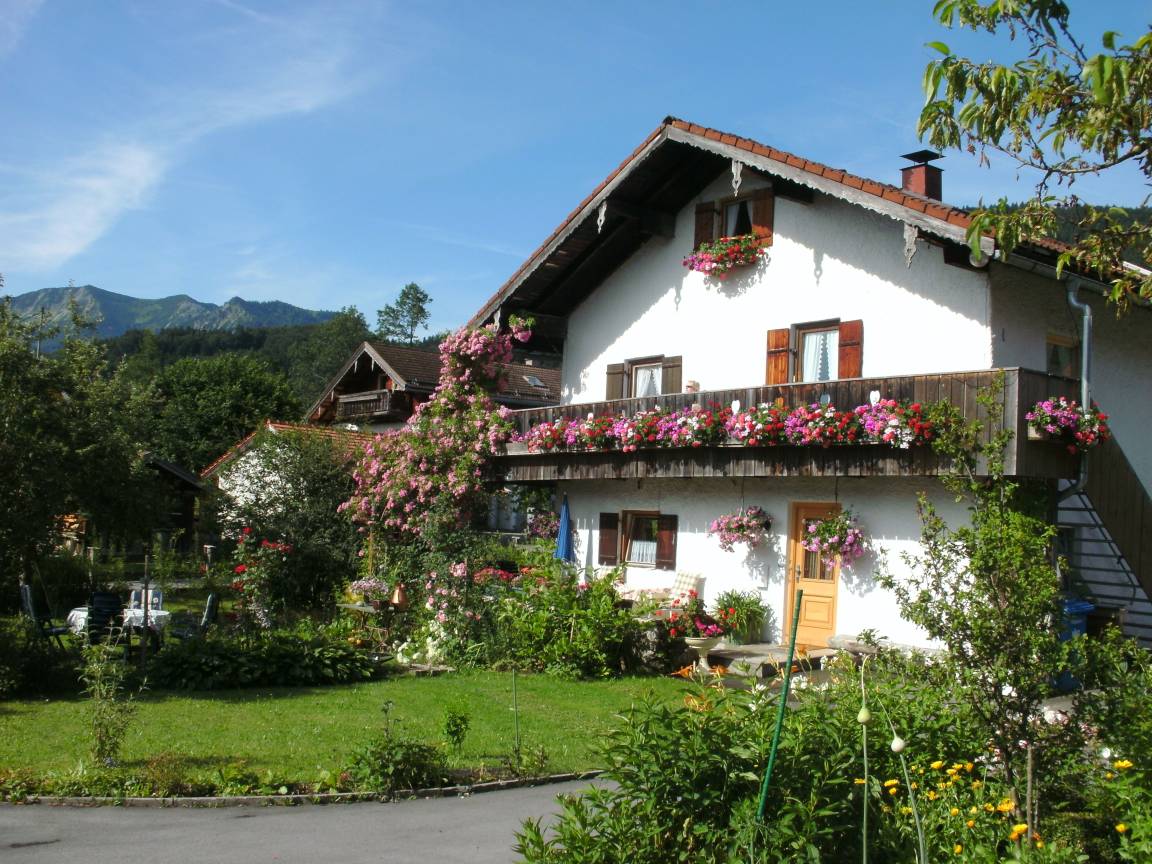 70 M² Ferienwohnung ∙ 1 Schlafzimmer ∙ 2 Gäste - Schliersee