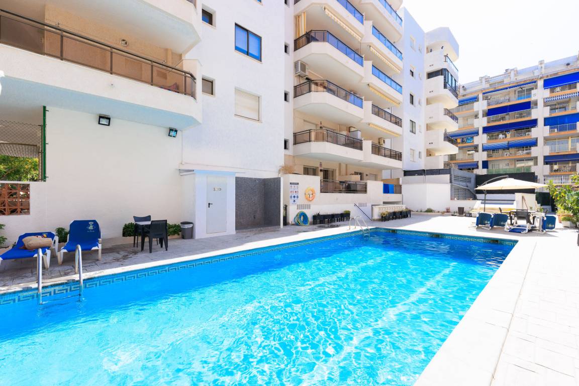 70 M² Apartamento ∙ 2 Habitaciones ∙ 6 Huéspedes - Cambrils