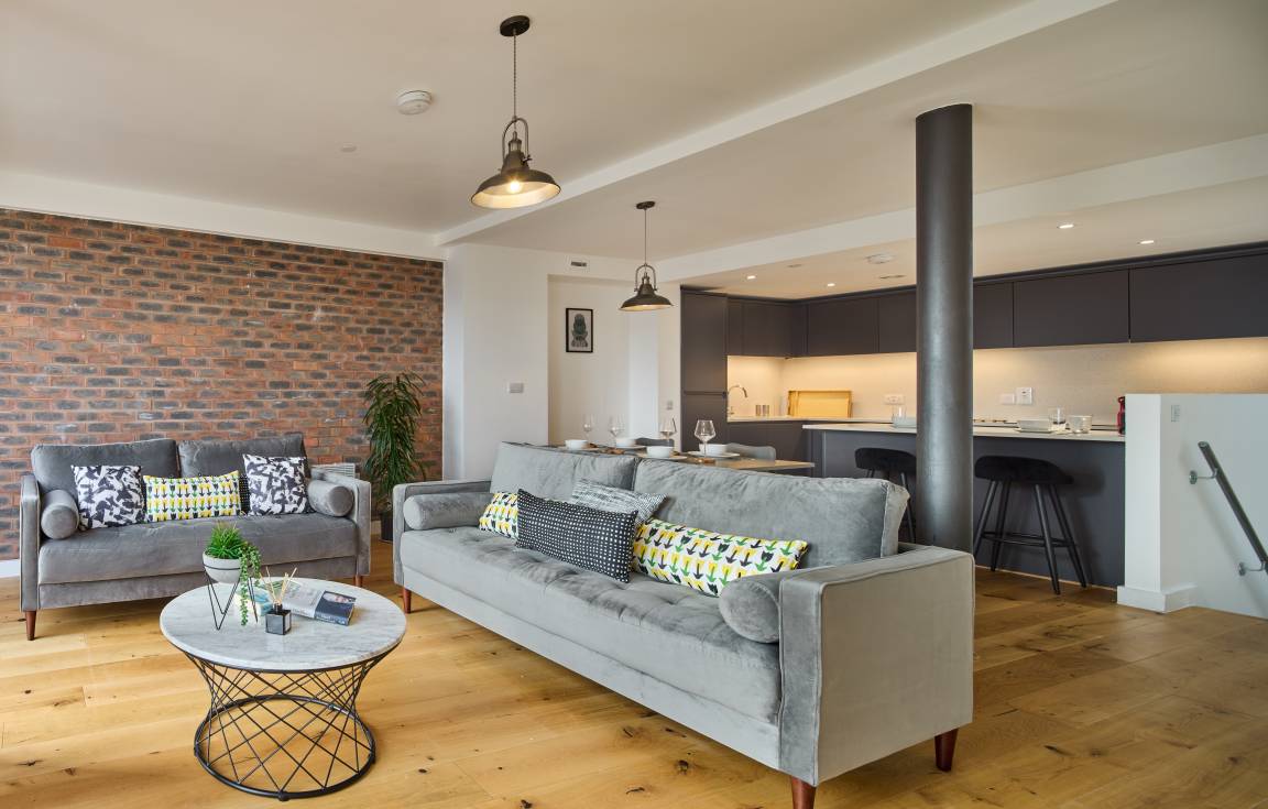 96 M² Apartment ∙ 2 Bedrooms ∙ 4 Guests - Piccadilly Station - Manchester