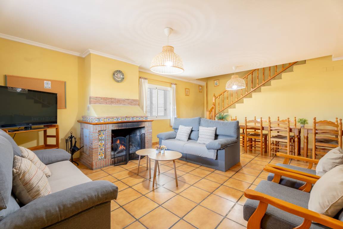 400 M² House ∙ 5 Bedrooms ∙ 19 Guests - Chulilla